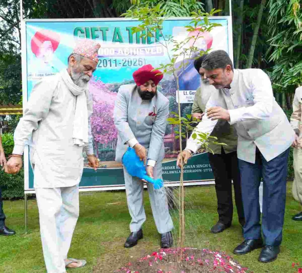 Governor Lt General Gurmeet Singh,Plants Tabebuia at Raj Bhavan, Backs Proposal for Dehradun’s Tree of Remembrance